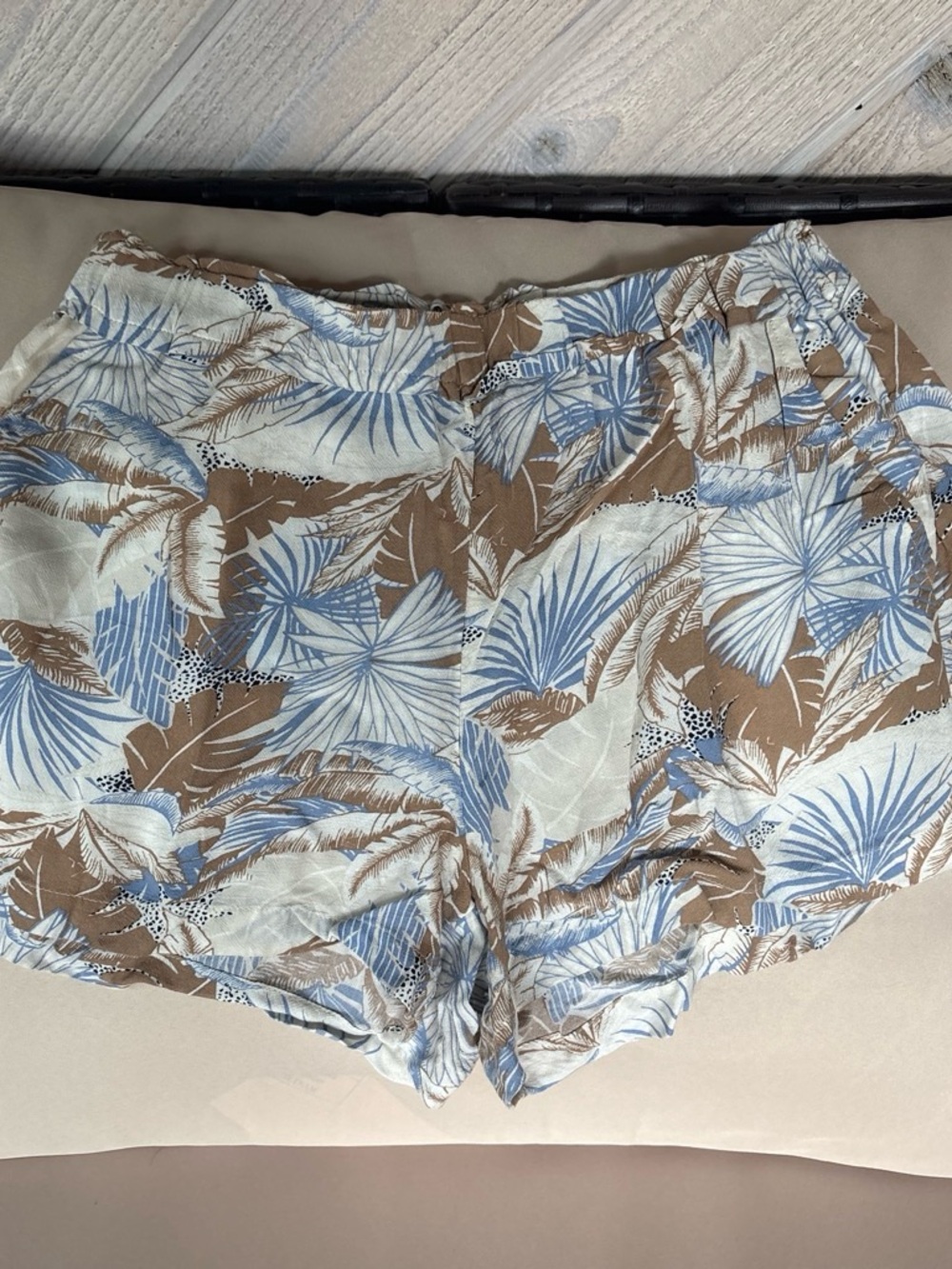 Aerie Womens Floral Print Lightweight Shorts - Blue & Brown size XS